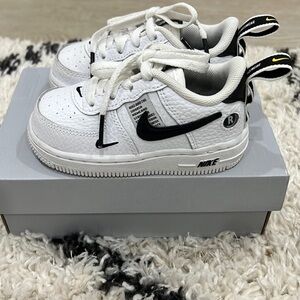 Nike Air Force 1 LV8 DBL Toddler excellent condition